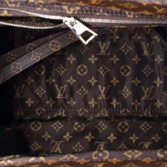 Louis Vuitton Pillow OnTheGo Tote Monogram Quilted Econyl Nylon GM - Silver - Picture 5 of 6